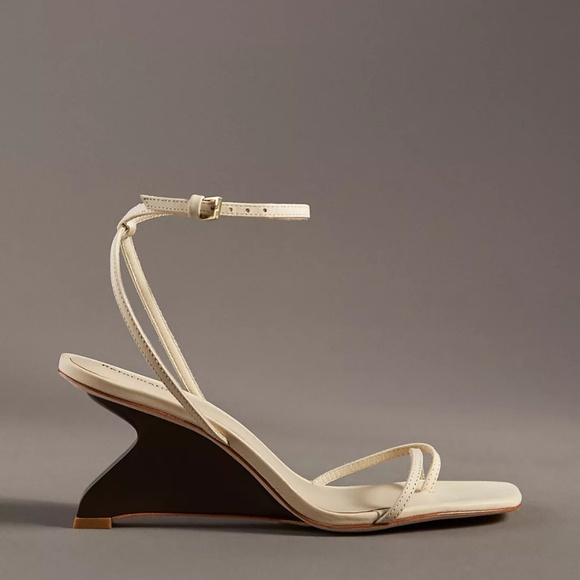 Reformation Emilia Heels - Picture 1 of 10